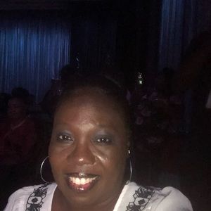 Meet your Posher, Lonia